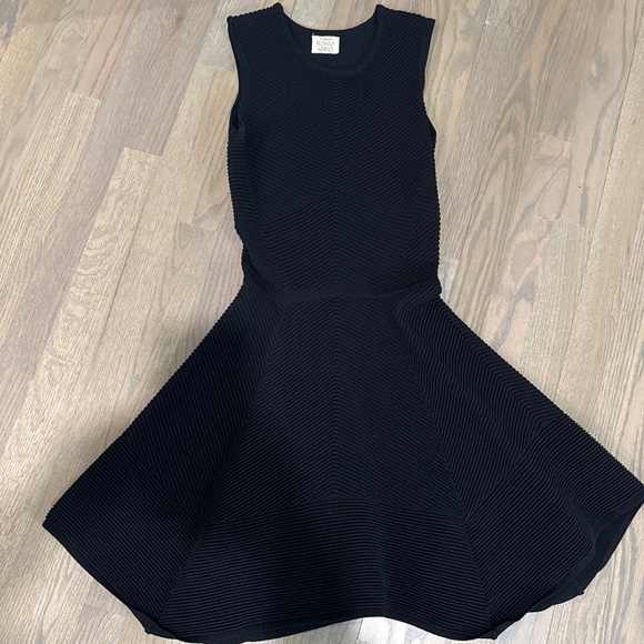 Torn by Ronny Kobo textured ribbed fit & flare sleeveless black dress Size S - Picture 2 of 4